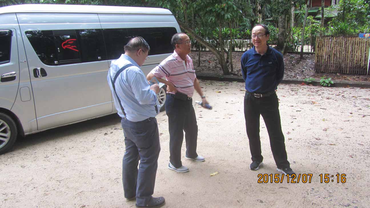 Wat_Suan_Mokh 29.JPG 130.6K